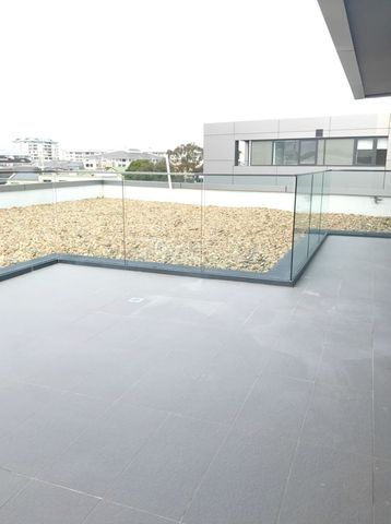 Penthouse With Spectacular Waterview !! - Photo 3