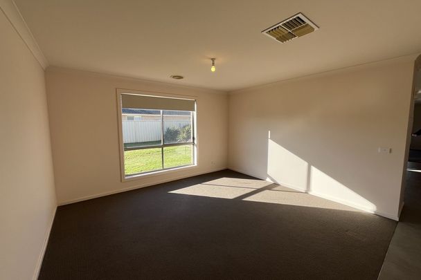 Stunning Family Home - Photo 1