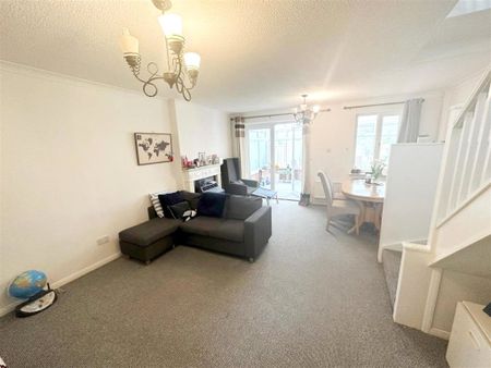 3 bedroom house to rent Pleshey Close, Shenley Church End, Milton Keynes, Buckinghamshire, MK5 - Photo 3