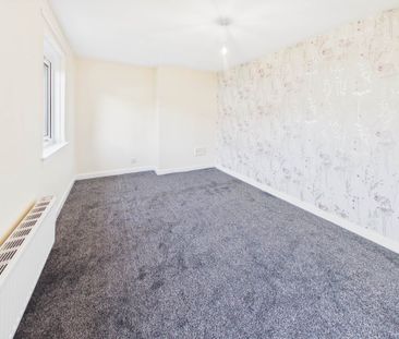 Price £950 pcm - Available Now - Unfurnished - Photo 4