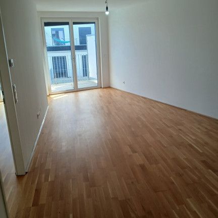 Neuwertige 2-Zi Wohnung mit Balkon und Stadtblick in 1100 Wien – Miete 999 € - Foto 1