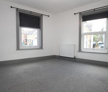 2 bedroom semi-detached house to rent - Photo 2