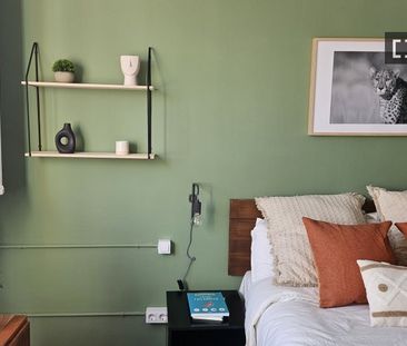 barcelona, Catalonia 08008 - Photo 2