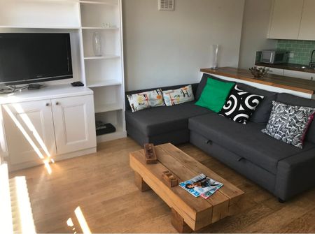 2 Bed Flat, Powis Square, W11 - Photo 3