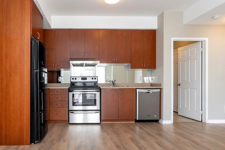 For Lease - 3050 Erin Centre Boulevard Unit# 160, Mississauga, Ontario - Photo 5