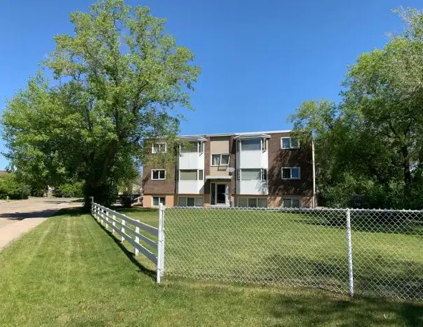 1 Bedroom Pet Friendly Apartments at Bridgeview!! — 1 bedroom 1 bathroom - Photo 1