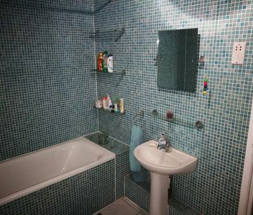 2 Bed Flat, Mannock Road, N22 - Photo 3