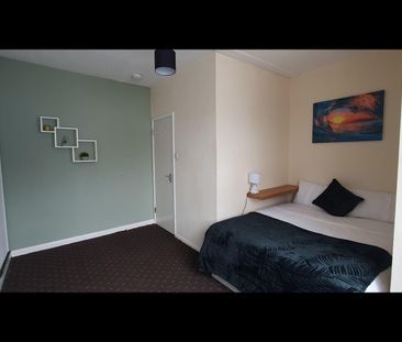 Room in a Shared House, Brading Road, BN2 - Photo 3