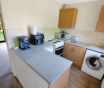 Kingfisher Close, Bristol, Gloucestershire, BS35 1TQ - Photo 6