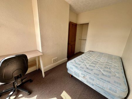 2 bedroom terraced house to rent - Photo 5