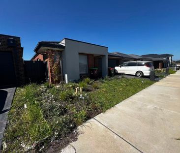 Modern Family Living in a Prime Clyde North Location - Photo 3