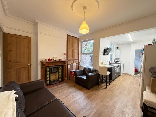 3 bedroom terraced house to rent - Photo 1