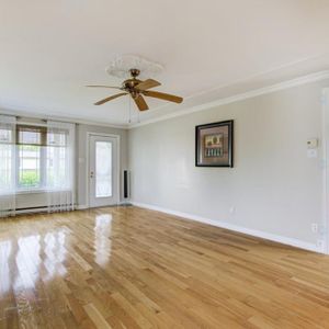 Maison riveraine 4 ch • 2 sdb + salle d'eau • Disponible 1er janv • 2 998 $/mois - Photo 2