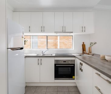 2 x 1 bedrooms units to be leased (Only downstairs available NOW!) - Photo 1