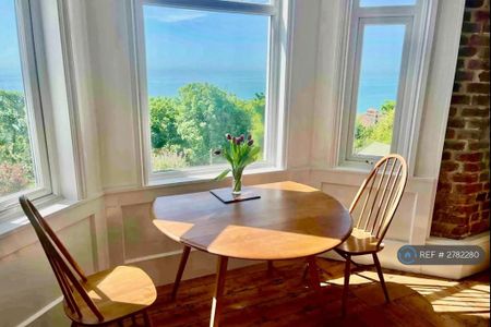 2 bedroom flat to rent - Photo 4