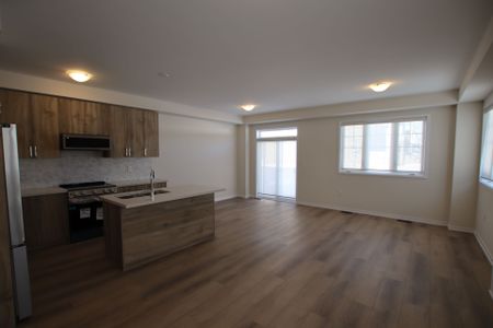 For Lease - 1372 Canfield Street, Oshawa, Ontario - Photo 3