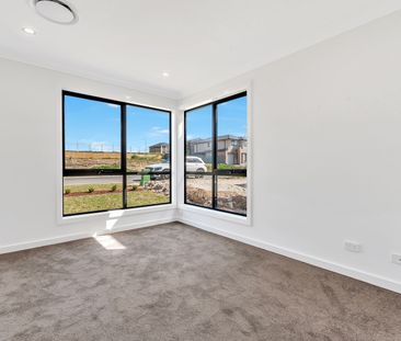 124 Hannaford Avenue, Box Hill NSW 2765 - House For Rent | Domain - Photo 1