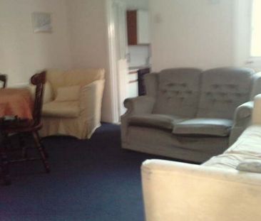 4 Bed House To Let - Student Accommodation Portsmouth - Photo 2