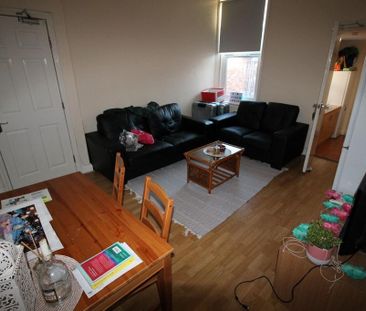 5 bedroom flat to rent - Photo 4