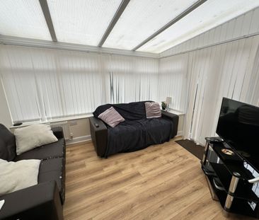 St Vincent Avenue, Doncaster, DN6 - Photo 2