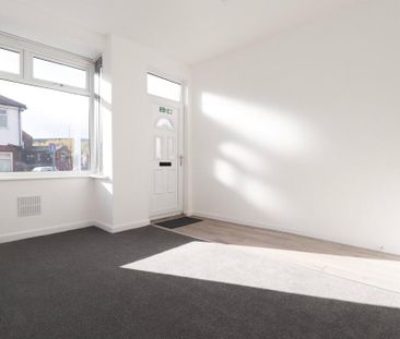 4 bedroom end of terrace house to rent - Photo 5