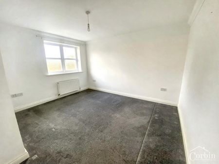 4 bedroom detached house to rent - Photo 2