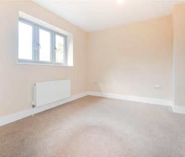 3 bedroom detached house to rent - Photo 5