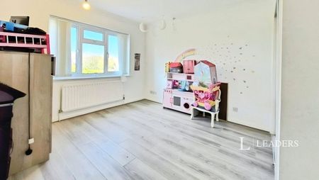 4 bedroom house to rent Horsegate, Deeping St. James, Peterborough, Lincolnshire, PE6 - Photo 5