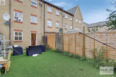 4 bedroom townhouse to rent - Photo 2