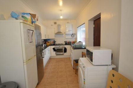 5 bedroom terraced house to rent - Photo 3