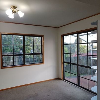 One bedroom with separate living area - Photo 1