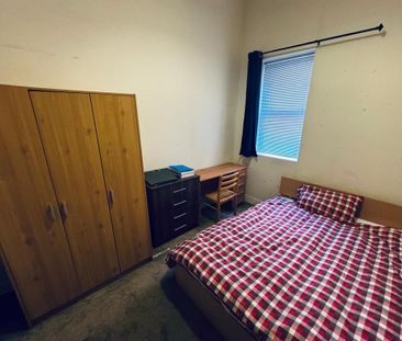 2 bedroom flat to rent - Photo 6