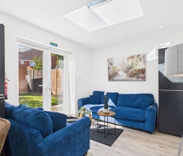 1 bedroom in a house share to rent - Photo 3