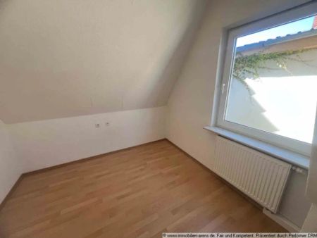 sep. 2,5 Zimmer - Dachgeschosswohnung mit Balkon in Westerstede, Nähe Ammerlandklinik - Photo 5