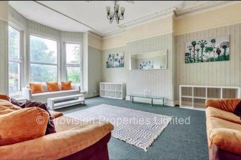 9 Bedroom House near Leeds University - Photo 1
