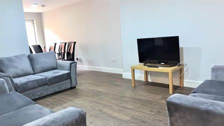 6 bedroom terraced house to rent - Photo 2