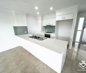 Townhouse - Garage and Carport - Photo 5