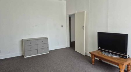 Easy to Access Avenal Location - Photo 3