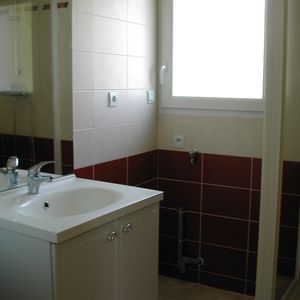 Location Appartement 3 pièces 54m² - Photo 2