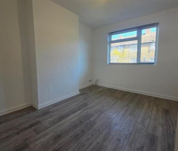 2 bedroom maisonette to rent - Photo 2