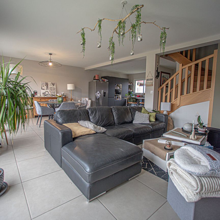 Location Maison 5 pièces 123m² LE PETIT QUEVILLY 76140 - Photo 1