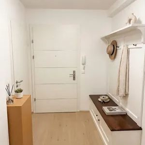 PRIVAT: Helle 4-Zimmer Wohnung mit perfekter Raumaufteilung, Klimaanlage, und Garagenplatz - Photo 3