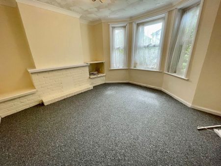 MALMESBURY PARK ROAD, CHARMINSTER (P05423) - Photo 3
