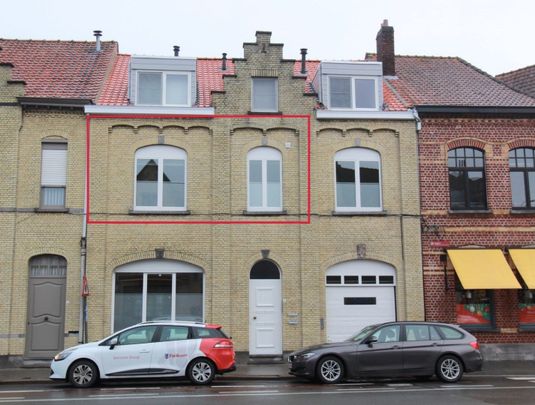 VOLLEDIG GERENOVEERD APPARTEMENT MET 1 SLAAPKAMER EN TERRASJE IN IEPER - Photo 1