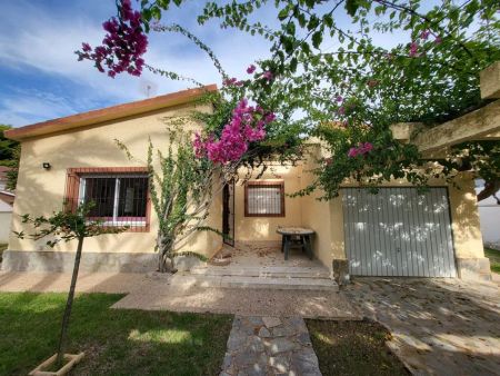 Alquiler de casa o chalet independiente en Calle Ensenada, 16 - Photo 2