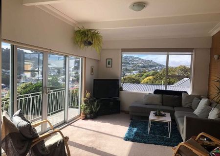 Spacious family home with views and all day sun - Photo 2
