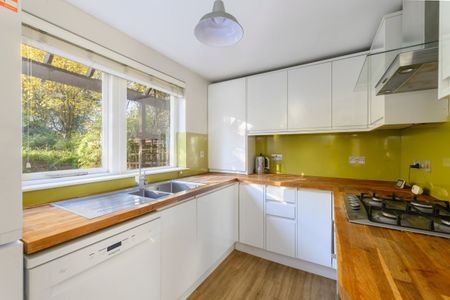 3 bedroom semi-detached house to rent - Photo 3