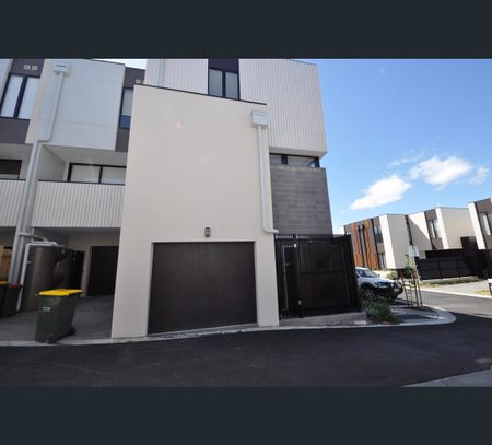 54 Harvest Court, Doncaster, Vic 3108 - Photo 5
