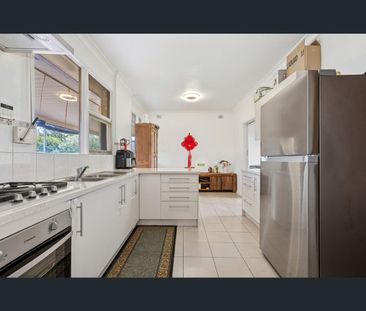 2 McEwan Avenue, Seaton, SA 5023 - Photo 2