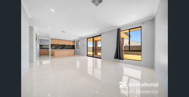 Contemporary Family Comforts in Yanchep's Beachside Paradise!! - Photo 1